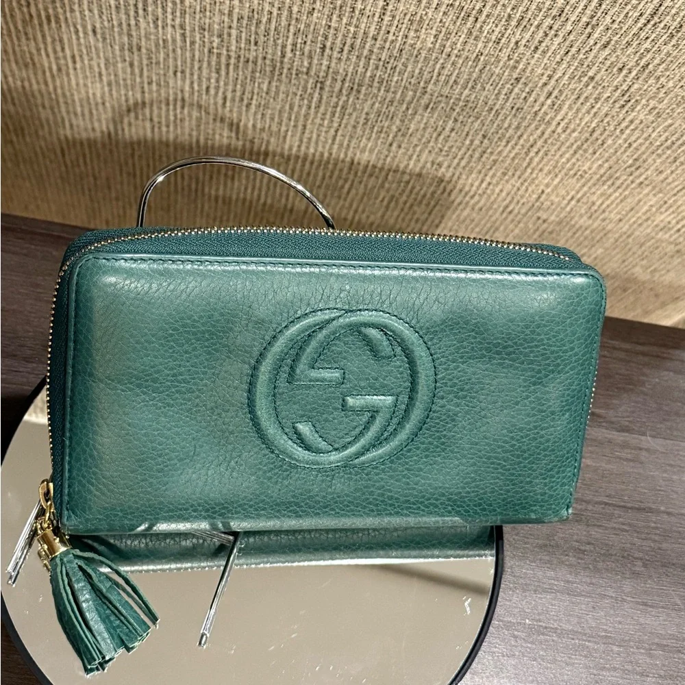 EUC Authentic Gucci Forrest Green Leather Soho Zippy Wallet with Tassel - Picture 1 of 12
